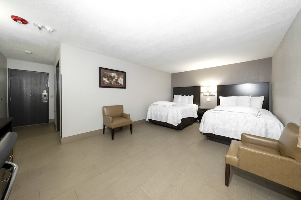 Red Roof Inn PLUS Huntsville - photo 19