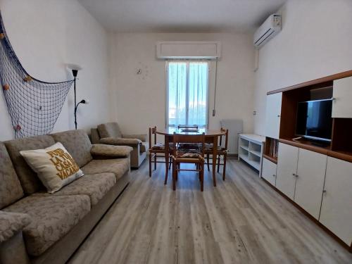 P059 Porto Recanati trilocale a 200mt dal mare — 4-Star Luxury Hotel in Porto Recanati, Italy