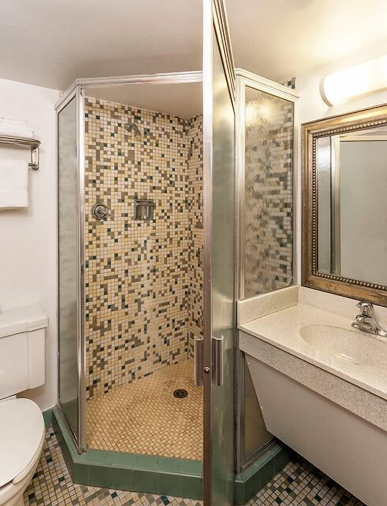 Voyageur Lakewalk Inn - photo 16