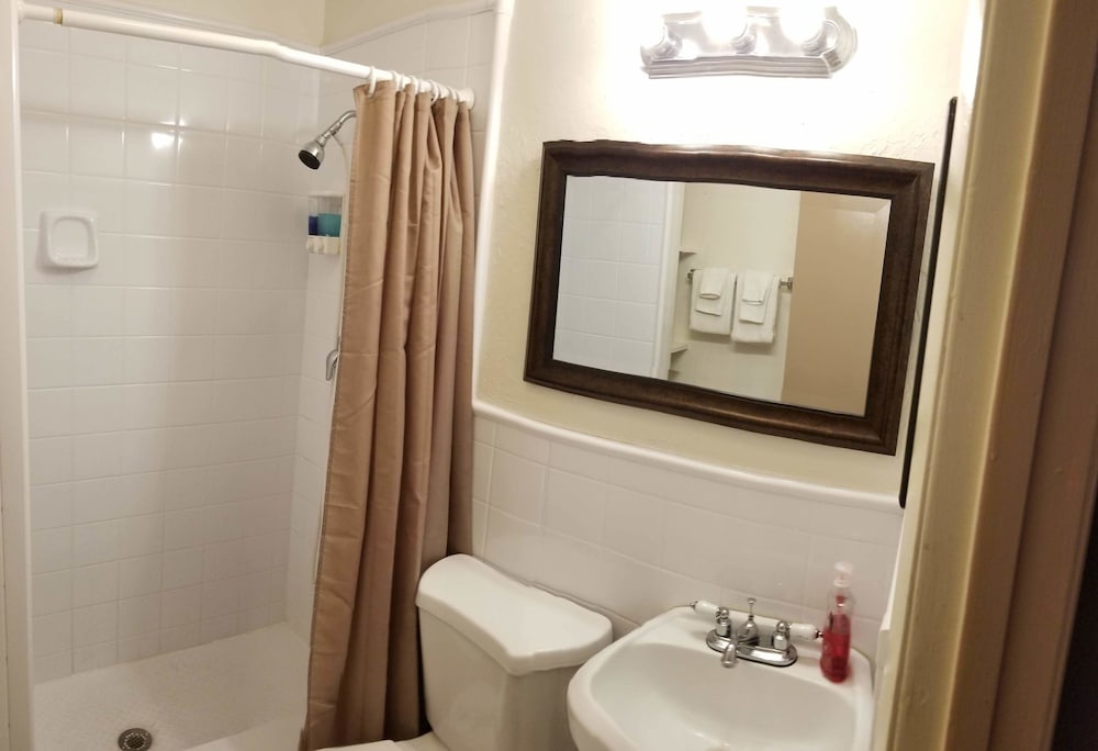 Inn Leather Guest House Male Only LGBT - photo 18