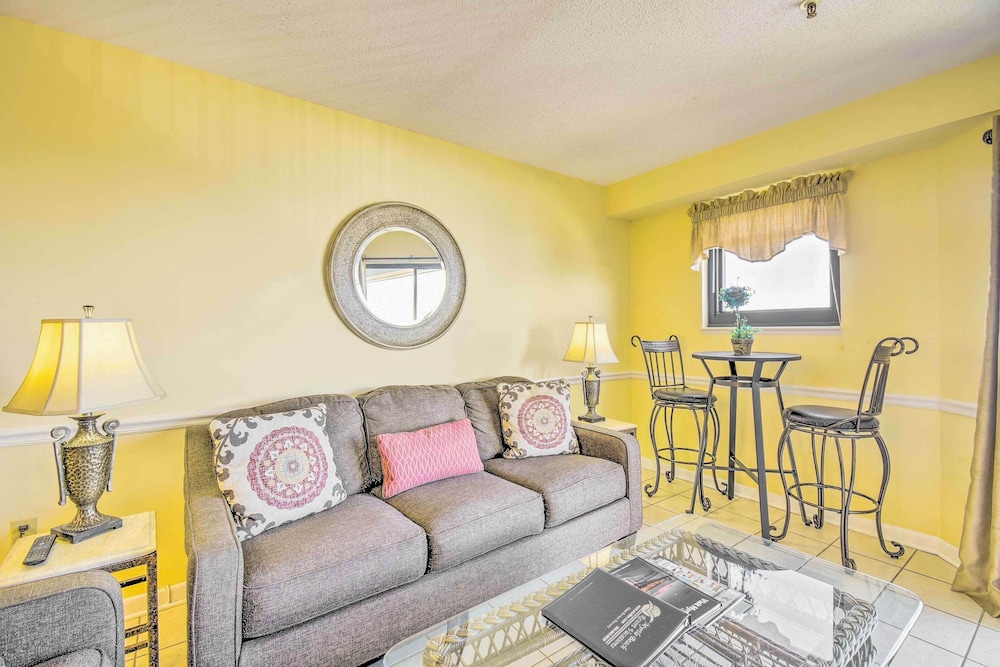 Homey Myrtle Beach Condo w Resort Amenities - photo 9