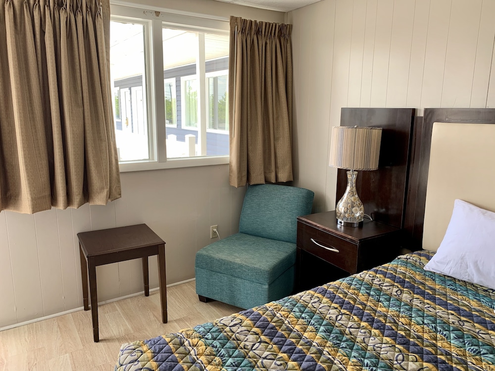 Cabana Motel - photo 17