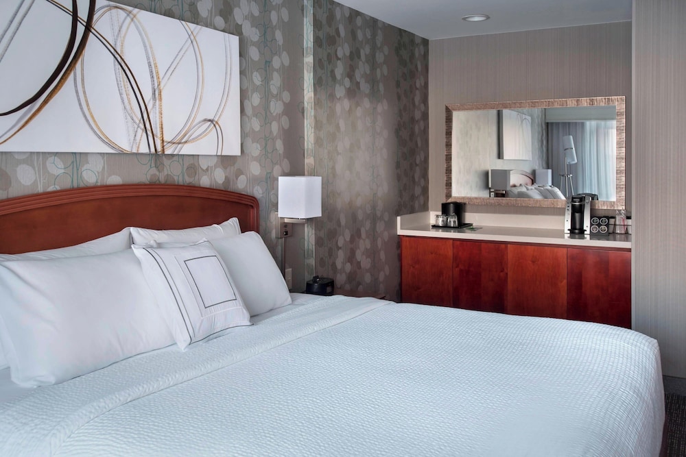 Courtyard by Marriott Lebanon - photo 8