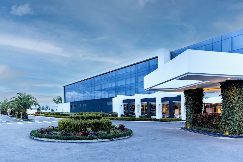 Eb hotel By Eurobuilding Quito Airport — 4-Star Luxury Hotel in Quito, Ecuador