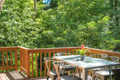 Summit Sanctuary Redwoods Fire Table BBQ Grill Fast WiFi Dog Friendly - photo 6