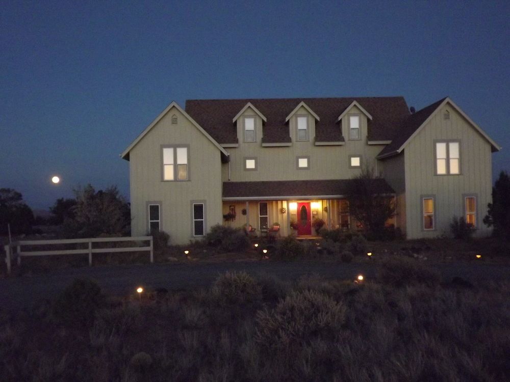 Skyridge Inn — 4-Star Luxury Hotel in Loa, United States