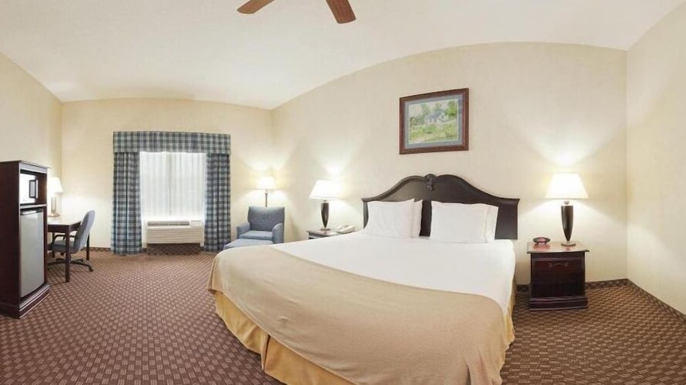 Holiday Inn Express Hotel & Suites Frankfort by IHG - photo 12