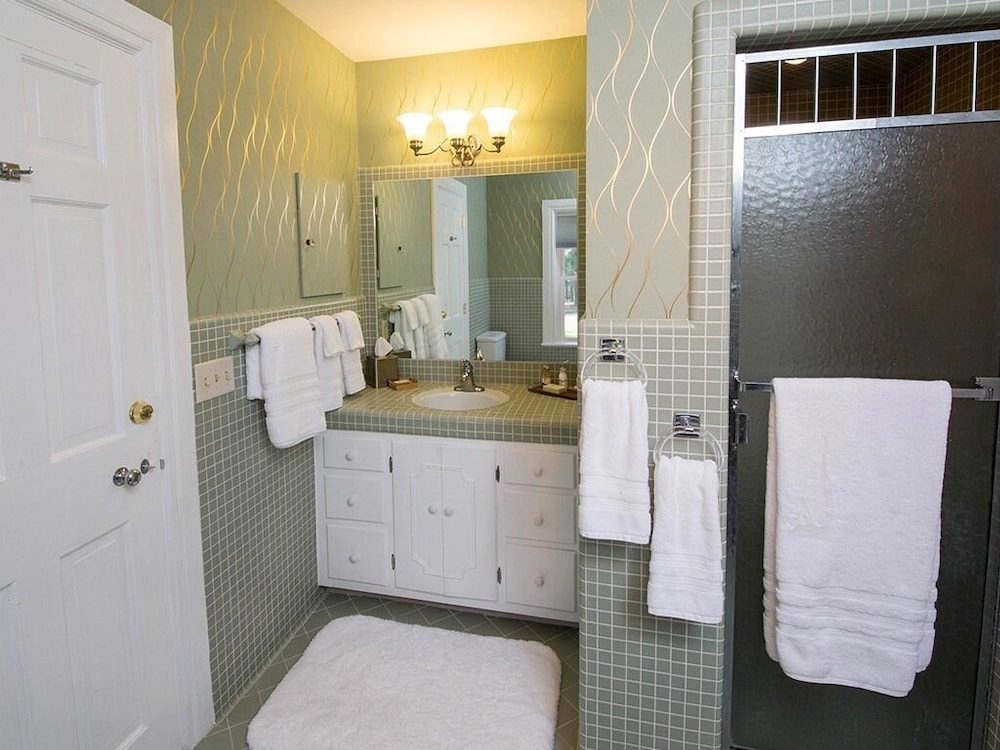 Kingsbay Mansion & Vacation Houses - photo 36