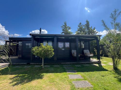 New The Cabana With Sauna and Hot Tub on a lake near Amsterdam