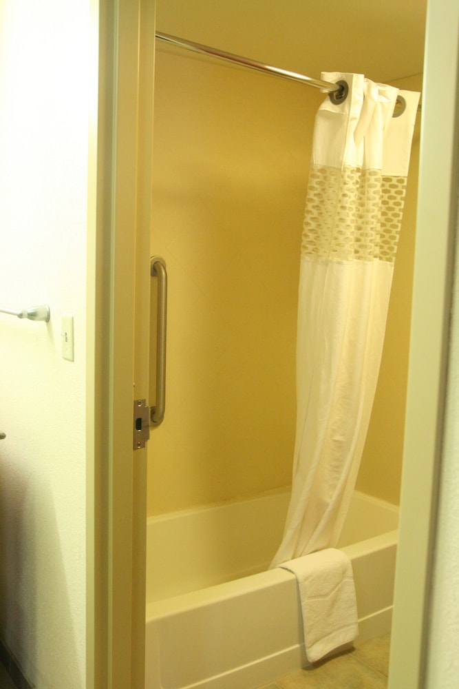 Hampton Inn & Suites Lino Lakes - photo 32