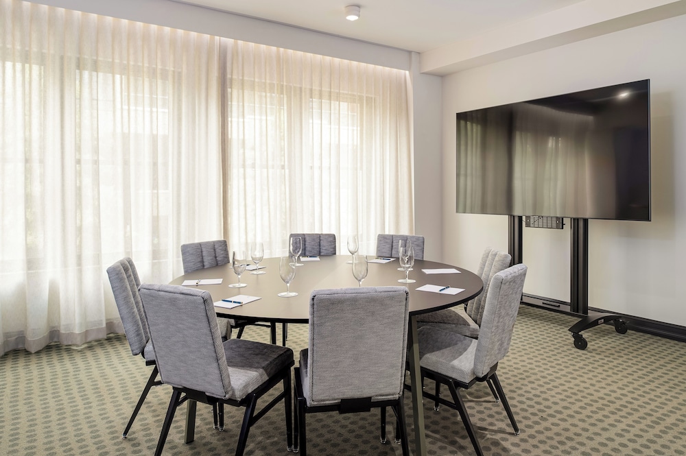 The Flat Iron Hotel - photo 20