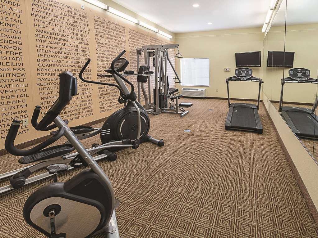 La Quinta Inn & Suites by Wyndham Waxahachie - photo 6