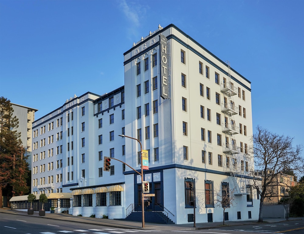 Graduate by Hilton Berkeley — 4-Star Luxury Hotel in Berkeley, United States