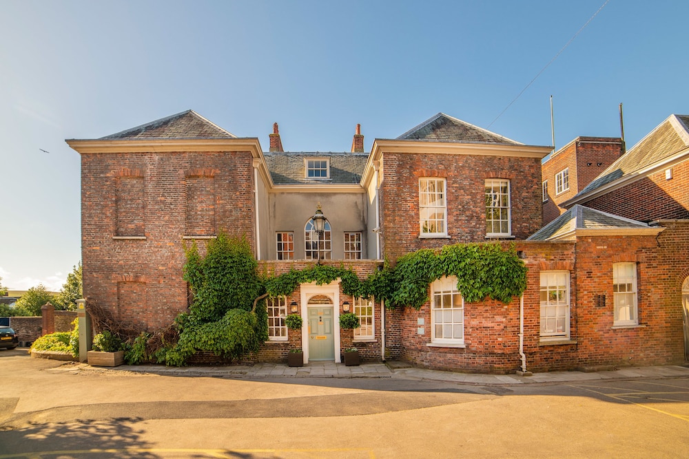 Pelham House — 4-Star Luxury Hotel in Lewes, United Kingdom