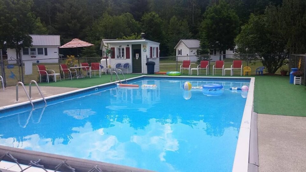 Carroll Motel & Cottages - photo 86
