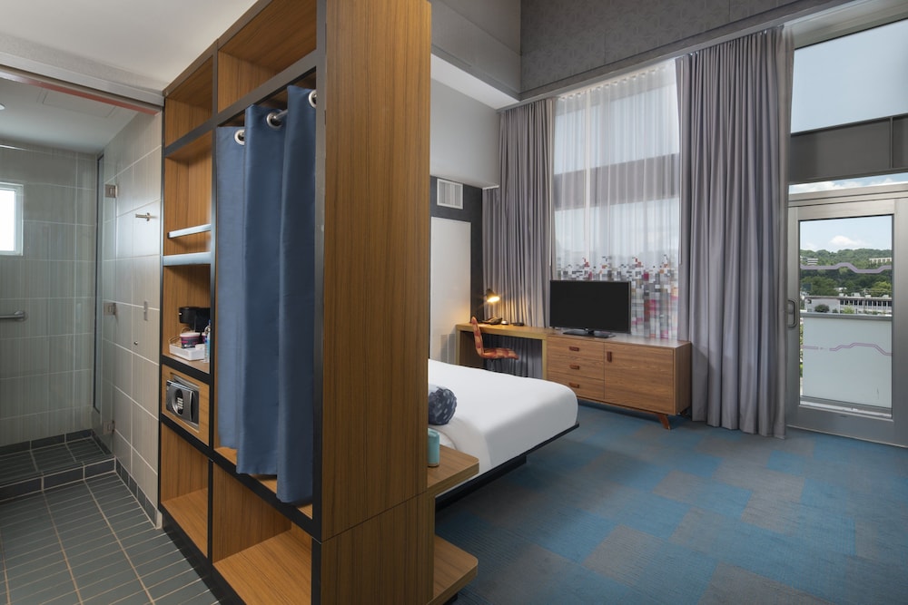 Aloft Birmingham Soho Square - photo 10