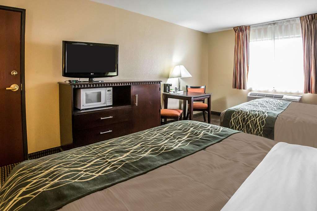 Econo Lodge Inn & Suites Monroe - photo 12