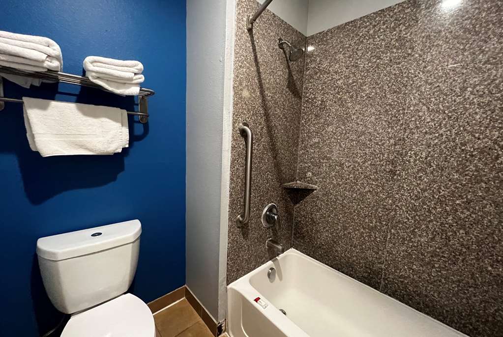 Super 8 by Wyndham Houston North I 45 - photo 29