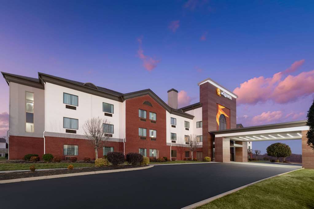 La Quinta Inn & Suites by Wyndham Loudon - photo 7