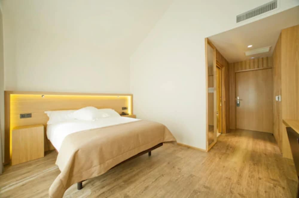 Hotel Restaurante Araba — hotel in Gasteiz / Vitoria