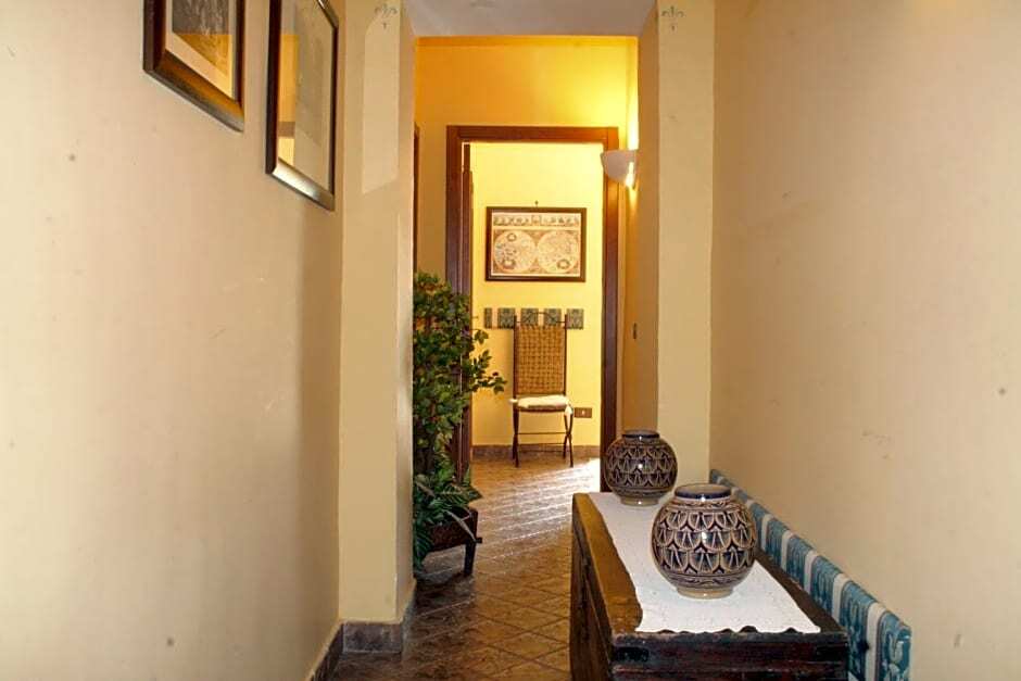 I Visconti — 4-Star Luxury Hotel in Naples, Italy