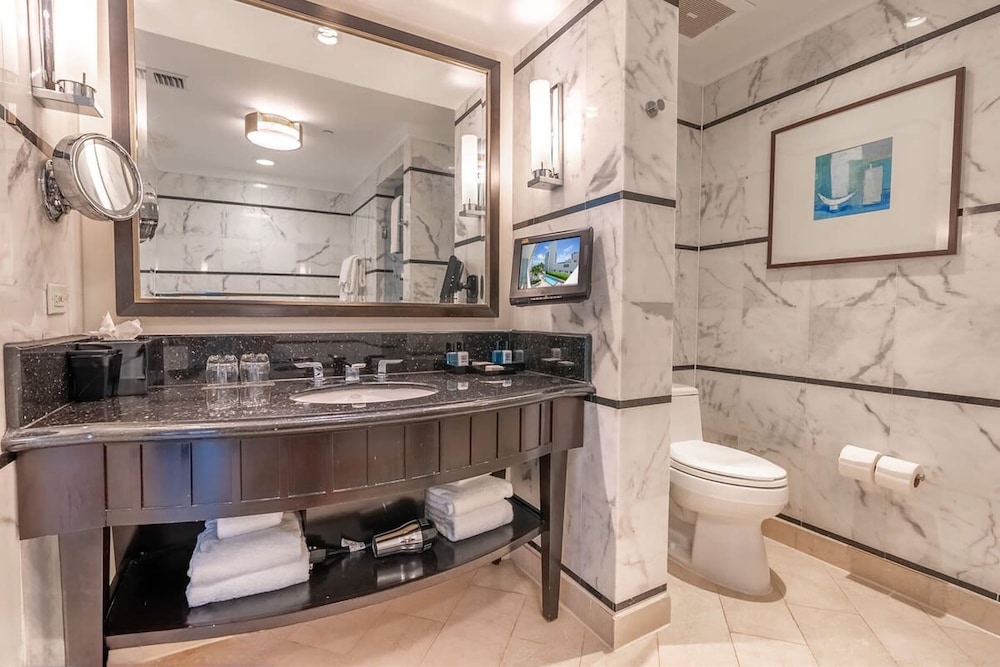 Fontainebleau Miami Beach Private Luxury Suites - photo 316