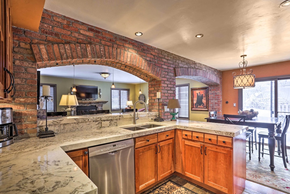 Modern Home w Patio: 3 Mi to Beaver Creek Resort - photo 5