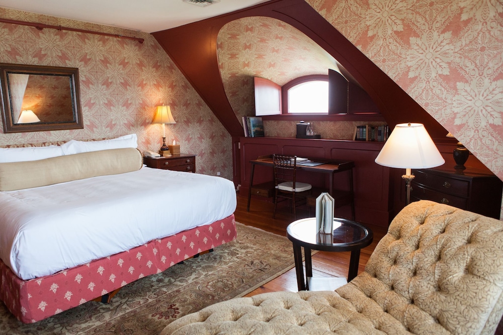 Castle Hill Inn - photo 8