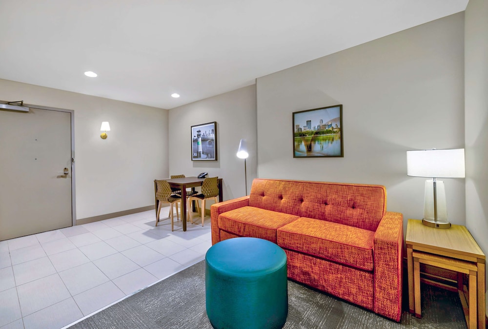 Home2 Suites by Hilton Minneapolis Downtown MN - photo 15