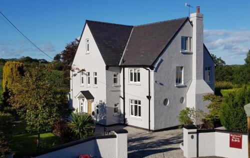 Wychwood House — 4-Star Luxury Hotel in Pembroke, United Kingdom