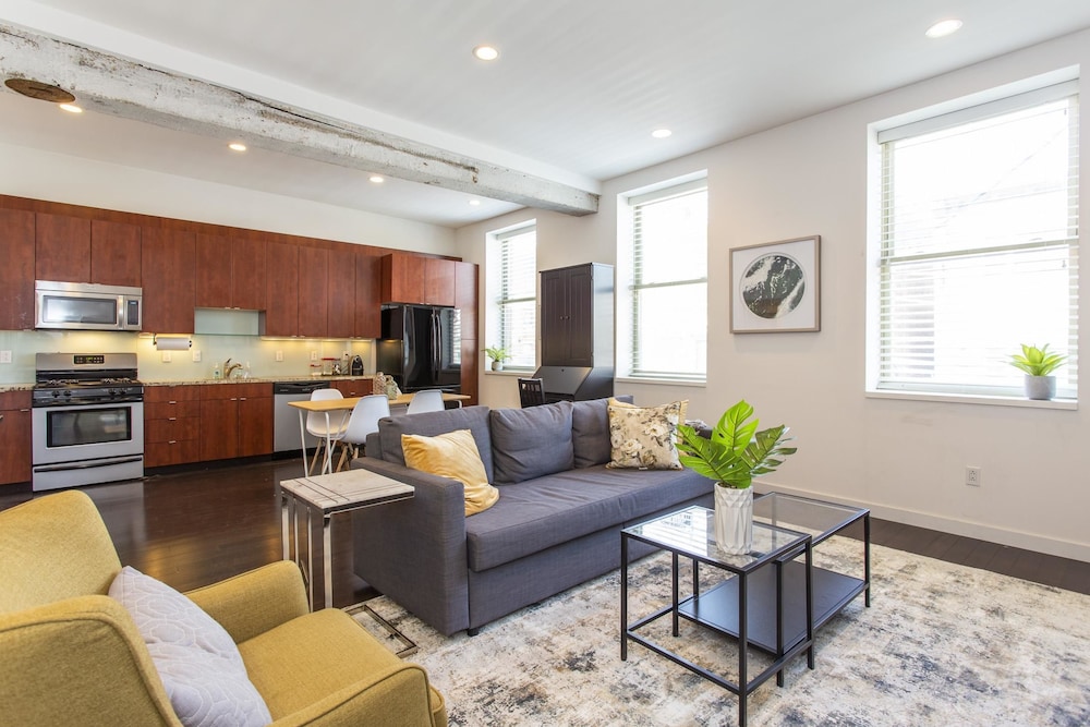 Beautiful Condo in the Center of it All — 4-Star Luxury Hotel in Philadelphia, United States