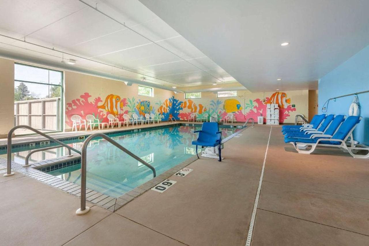 Clarion Suites Central - photo 16