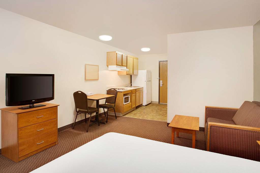 WoodSpring Suites Chesapeake Norfolk South - photo 8