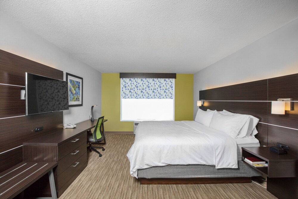Holiday Inn Express Hotel & Suites Altoona Des Moines - photo 12