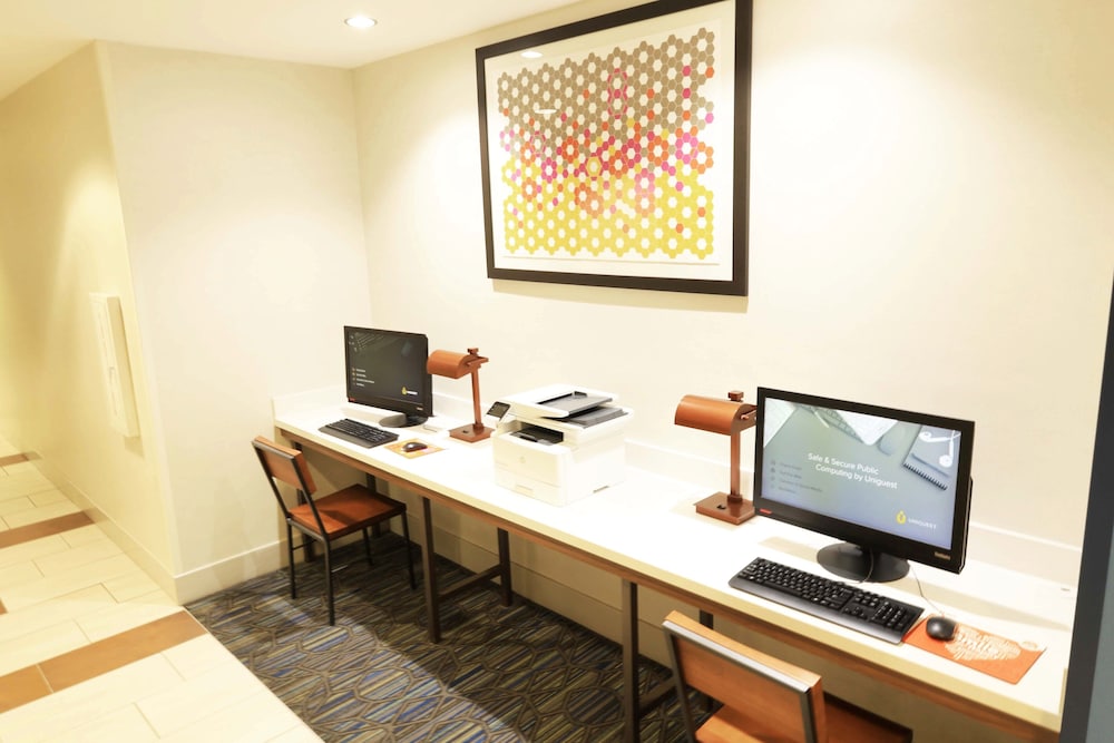 Holiday Inn Express & Suites Napa American Canyon by IHG - photo 17