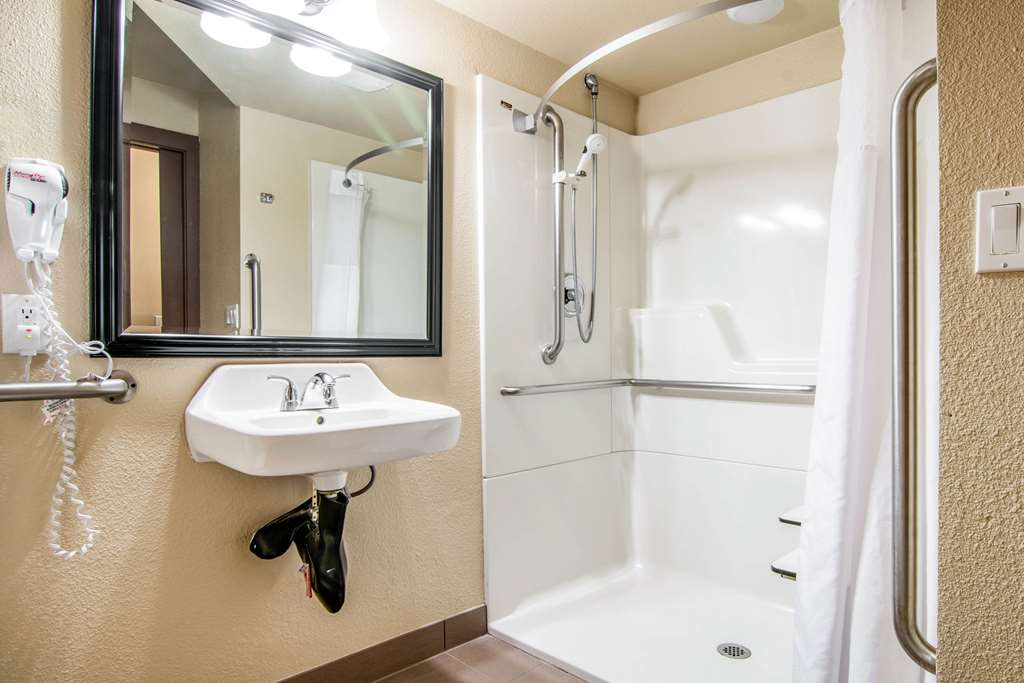 Comfort Inn & Suites Vancouver Downtown City Center - photo 10