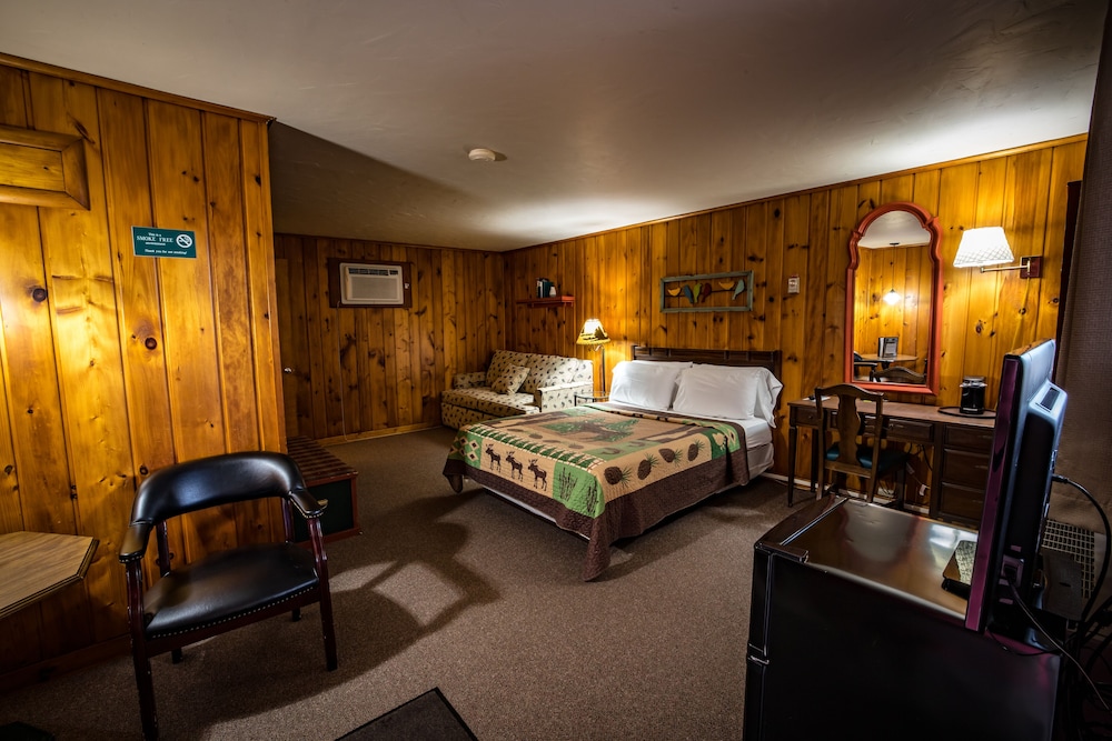 The Riverside Motel - photo 12