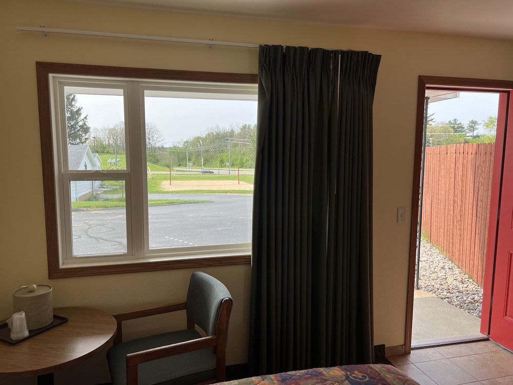 All Star Inn & Suites - photo 42