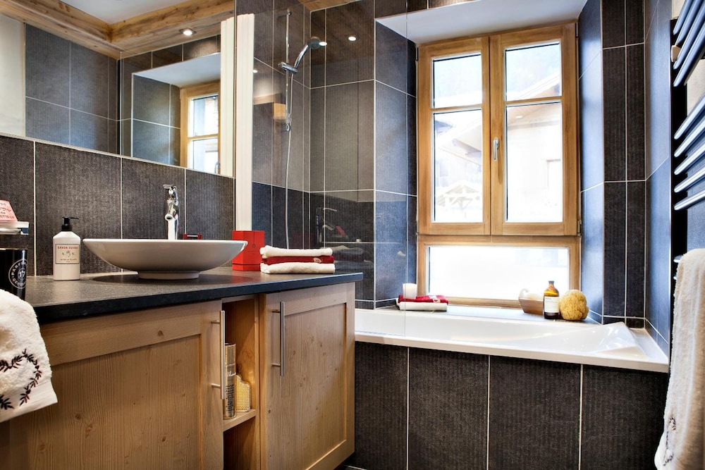 CGH Boutique Residence Le Cristal de l Alpe — 4-Star Luxury Hotel in Huez, France