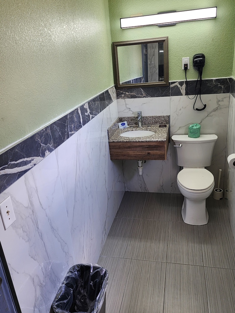 Plaza Motel - photo 24