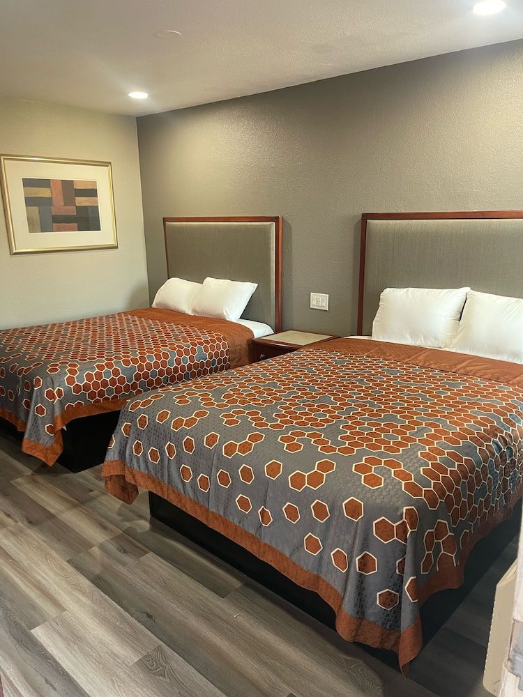 Royal Motel Tracy Llc - photo 11