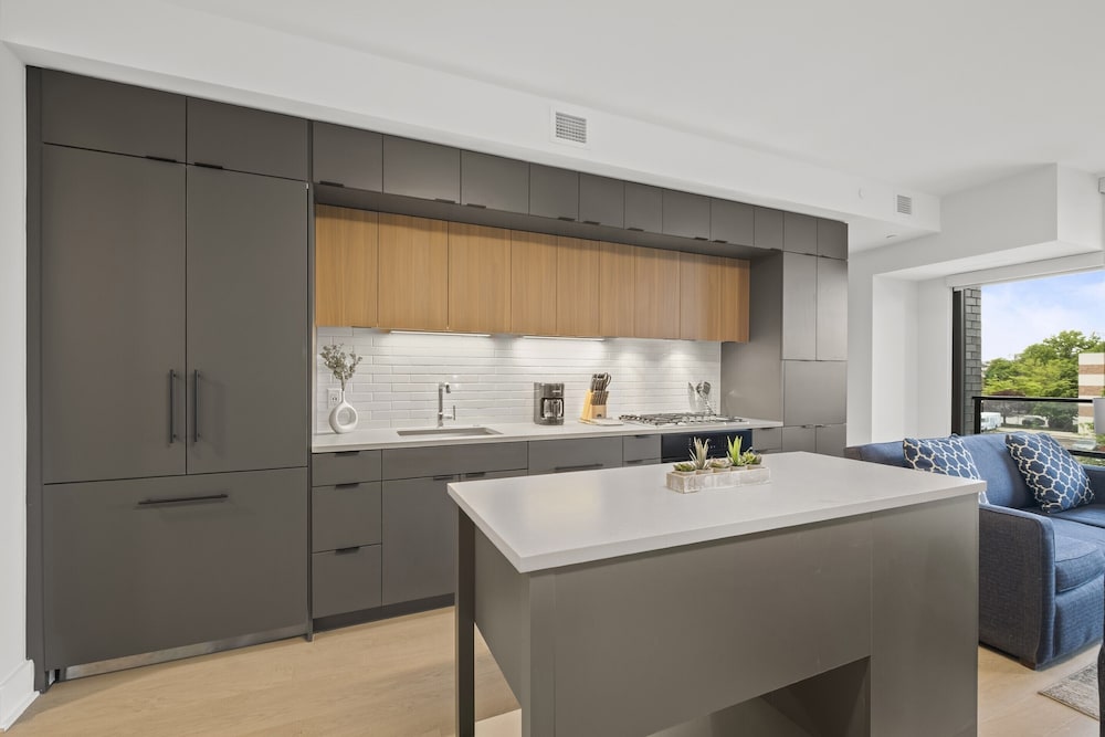 Global Luxury Suites at Tribeca - photo 18