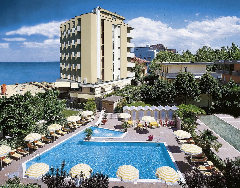 COLORADO Hotel snc by Prandolini Floria & C — 4-Star Luxury Hotel in Cesenatico, Italy