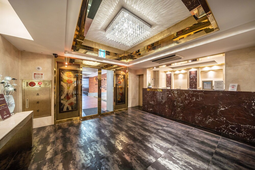 Blixx Hotel - carbon neutral hotel in Suwon