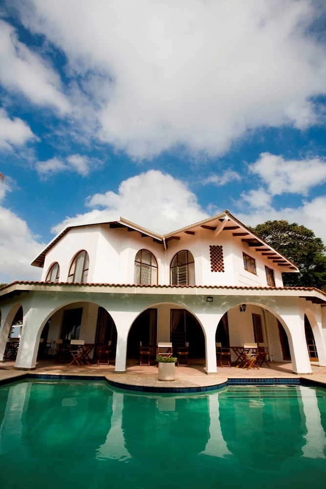 Bizafrika Guest Lodge & Conference Center — 4-Star Luxury Hotel in Durban, South Africa