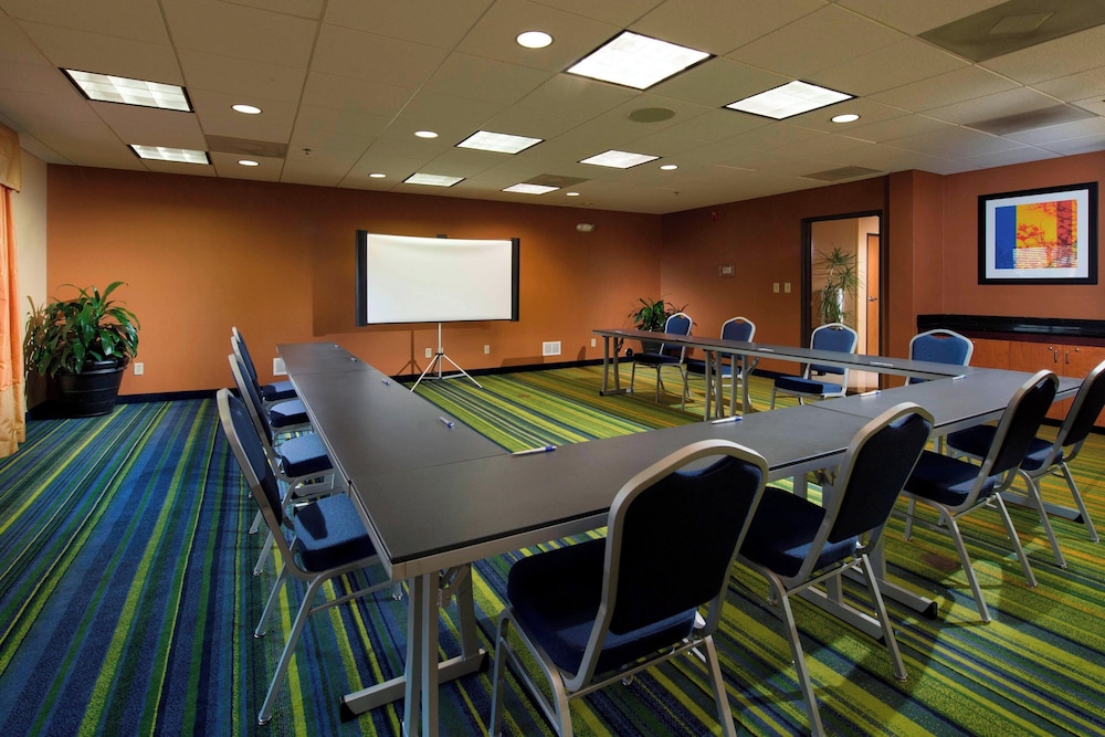 Fairfield by Marriott Inn & Suites Charleston Airport Convention Center - photo 42
