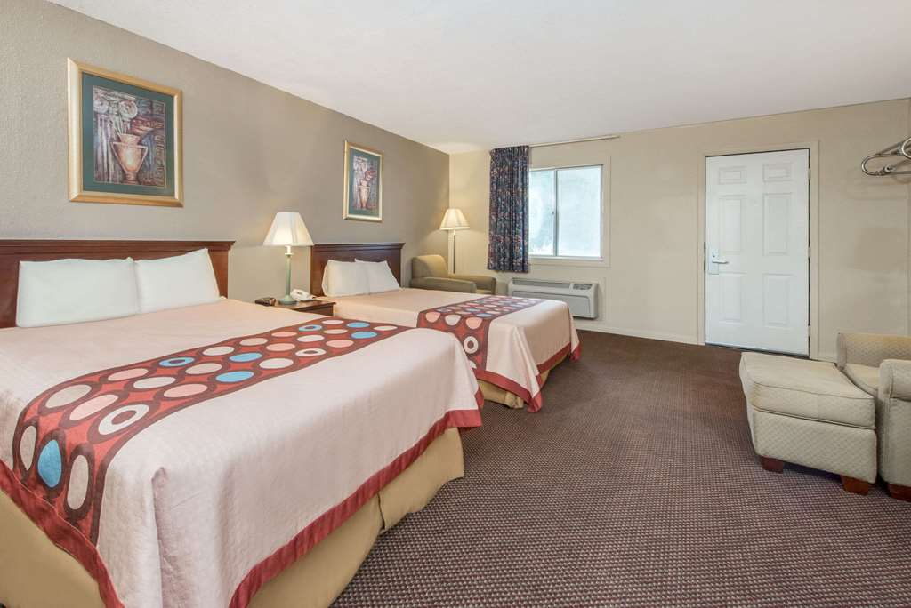 Super 8 by Wyndham Centerville Richmond - photo 11