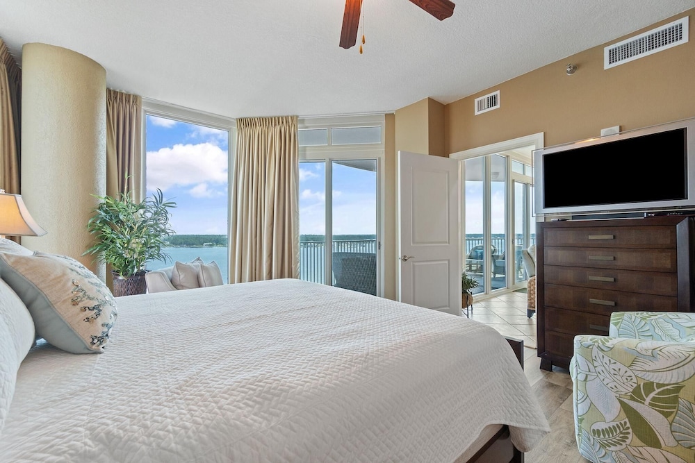 Lagoon Tower 1002 - photo 4