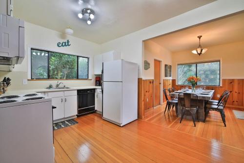 Happy Days Downtown Guerneville BBQ Game Room Fast WiFi Dog Friendly - photo 21