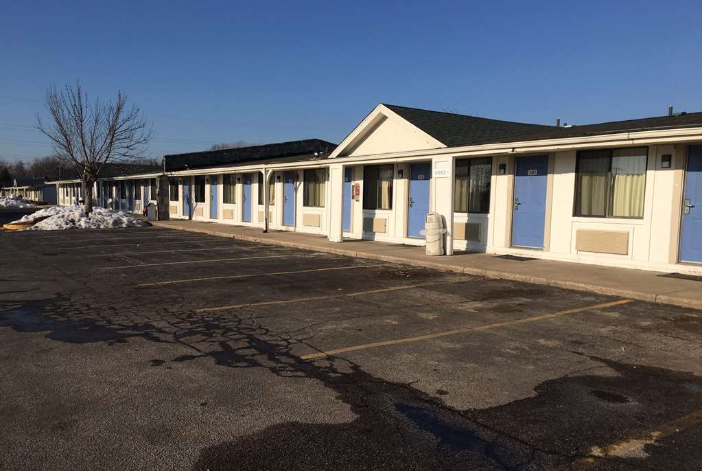 Travelodge by Wyndham Benton Harbor MI - photo 3